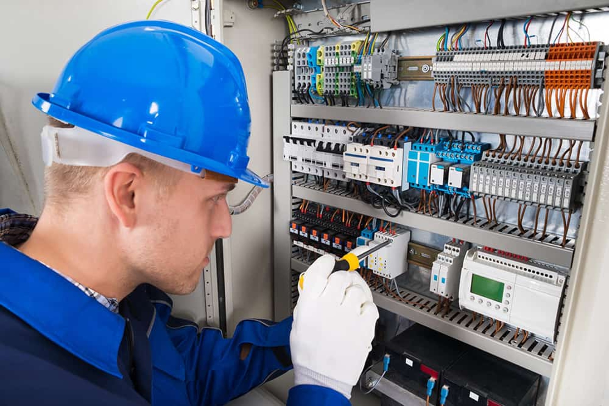 Elektroniker (m/w/d) bei LS Elektrotechnik GmbH & Co. KG in Mühlhausen