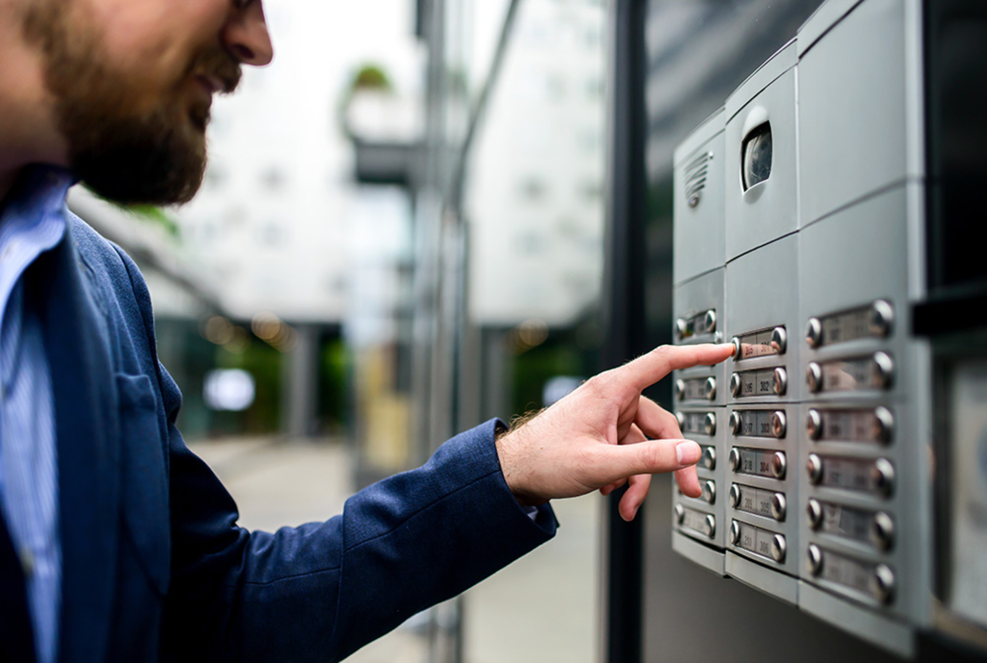 Sprech­anlagen bei LS Elektrotechnik GmbH & Co. KG in Mühlhausen